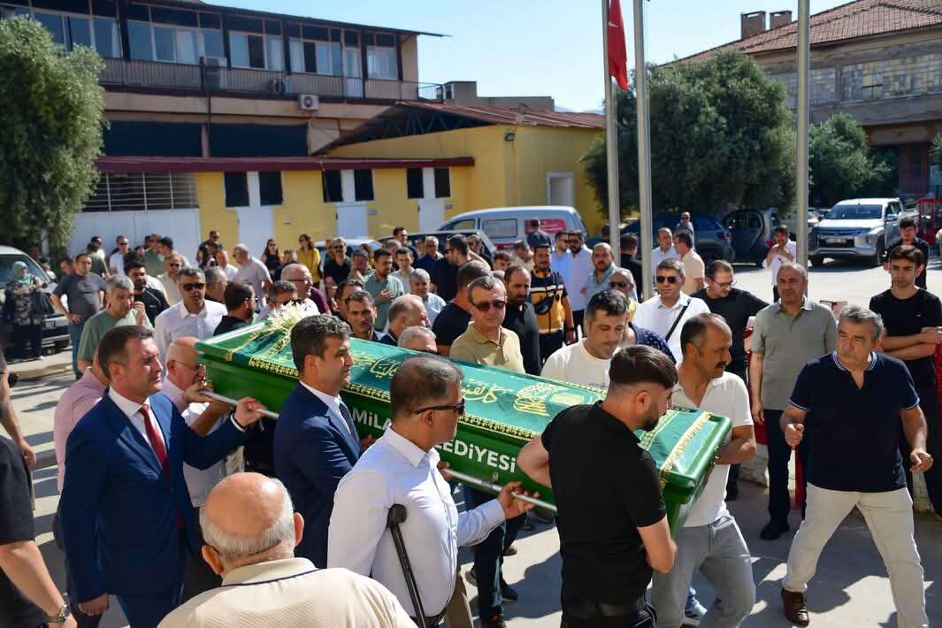 Milas Eğitim Camiasında Çifte Acı: Öğretmen Nevzat Ürekil ve Personel Alpaslan Adlım Son Yolculuklarına Uğurlandı 1